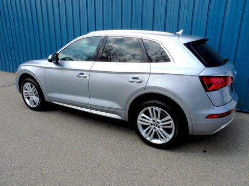 Used 2018 Audi Q5 2.0T Premium Plus w/ Premium Plus Package image 3