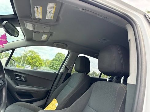 Used 2020 Chevrolet Trax LS w/ Tint and Cruise Package FWD image 18