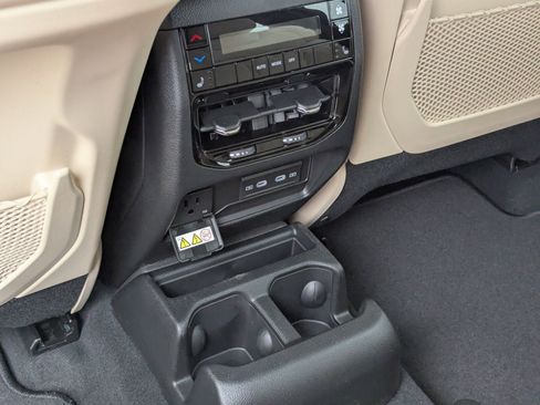 New 2026 Jeep Grand Cherokee L Limited image 19