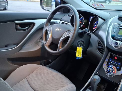 Used 2013 Hyundai Elantra image 14