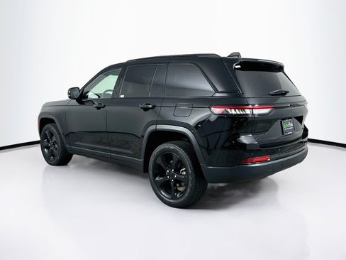 Used 2023 Jeep Grand Cherokee Limited w/ Black Appearance Package AWD/4WD image 5