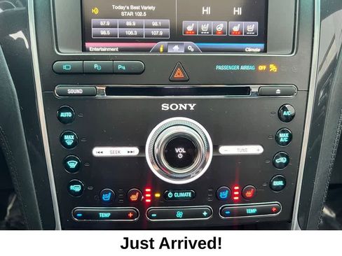 Used 2016 Ford Explorer Platinum image 43