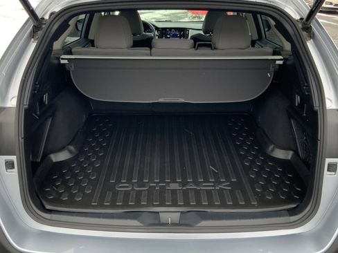Used 2023 Subaru Outback Premium image 12