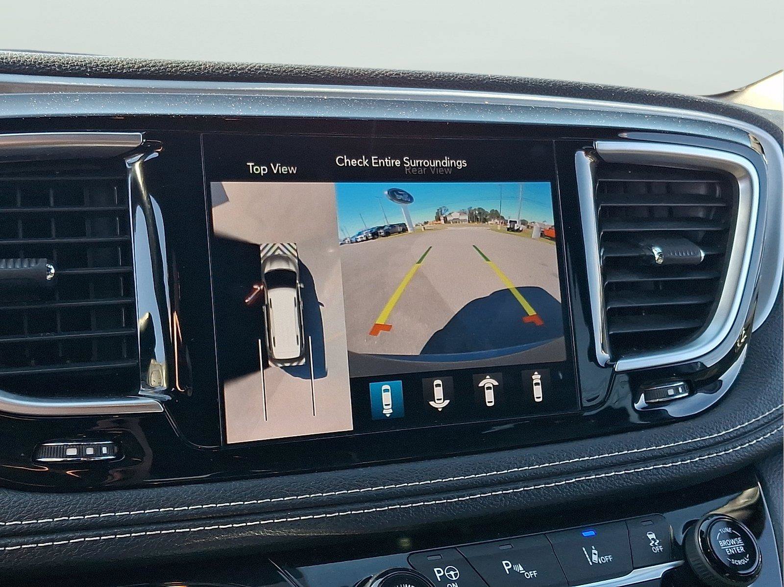 Used 2020 Chrysler Pacifica Limited w/ Advanced Safetytec Group FWD image 19