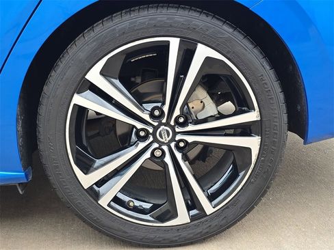 Used 2020 Nissan Sentra SR w/ Lighting Package image 28