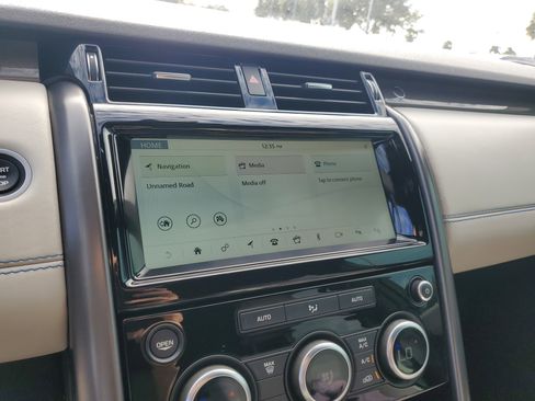 Used 2020 Land Rover Discovery HSE image 22