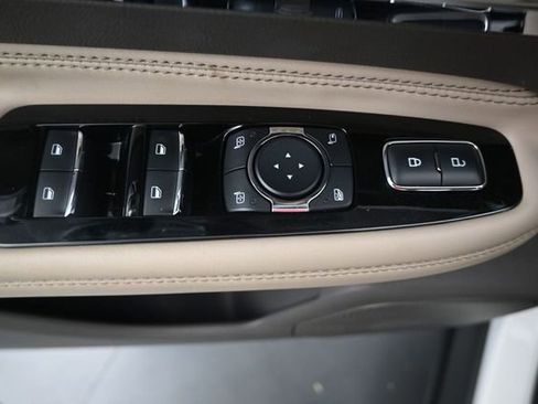Used 2024 Lincoln Corsair AWD w/ Equipment Group 101A image 9