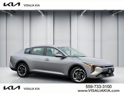 New 2025 Kia K4 EX image 1