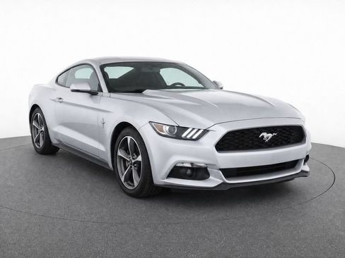 Used 2015 Ford Mustang Coupe w/ Equipment Group 051A RWD image 4
