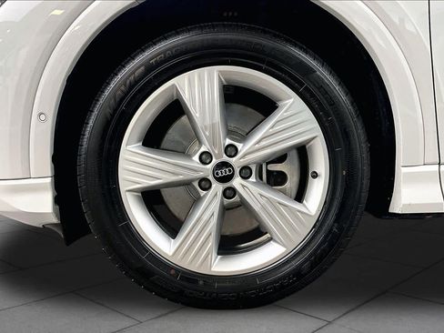 Used 2024 Audi Q4 e-tron Prestige AWD/4WD image 10