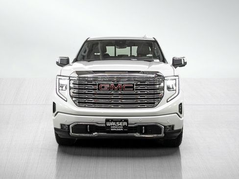 Used 2025 GMC Sierra 1500 Denali w/ Technology Package AWD/4WD image 8