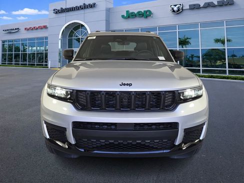 New 2025 Jeep Grand Cherokee L Laredo RWD image 3