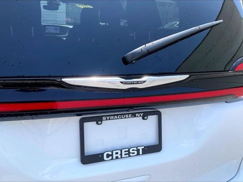 Used 2025 Chrysler Pacifica Select FWD image 31