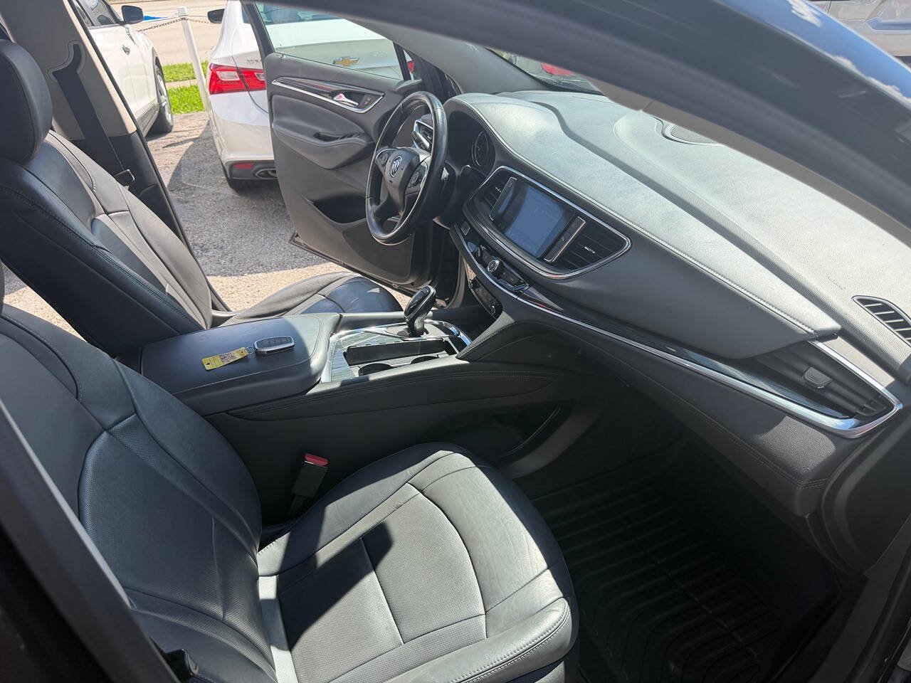 Used 2020 Buick Enclave Essence FWD image 20