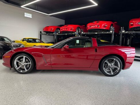 Used 2012 Chevrolet Corvette Coupe w/ 2LT Preferred Equipment Group RWD image 8