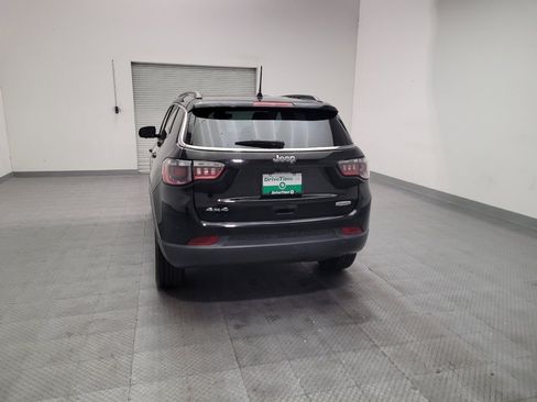 Used 2022 Jeep Compass Latitude AWD/4WD image 6