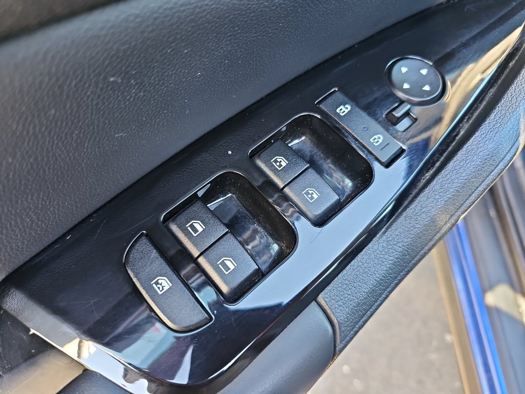 Used 2023 Kia Sportage EX AWD/4WD image 19