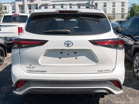 Used 2024 Toyota Highlander XSE AWD/4WD image 5