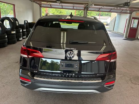 Used 2023 Volkswagen Taos SE w/ Panoramic Sunroof Package AWD/4WD image 21