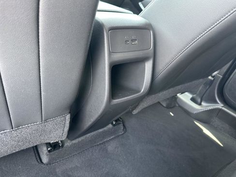Used 2025 Chevrolet Trax LT w/ LT Convenience Package FWD image 15