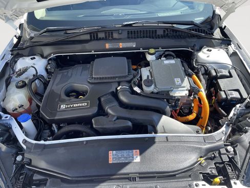 Used 2020 Ford Fusion SE FWD image 16