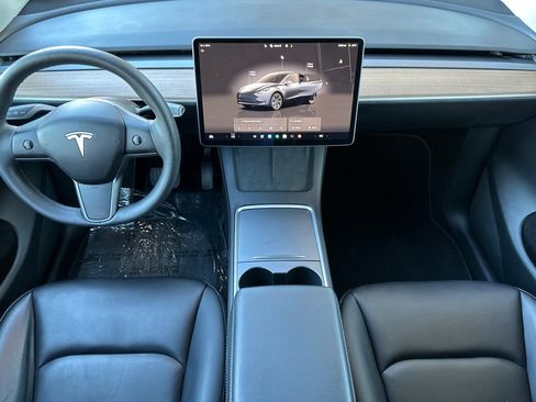 Used 2025 Tesla Model Y Long Range image 14