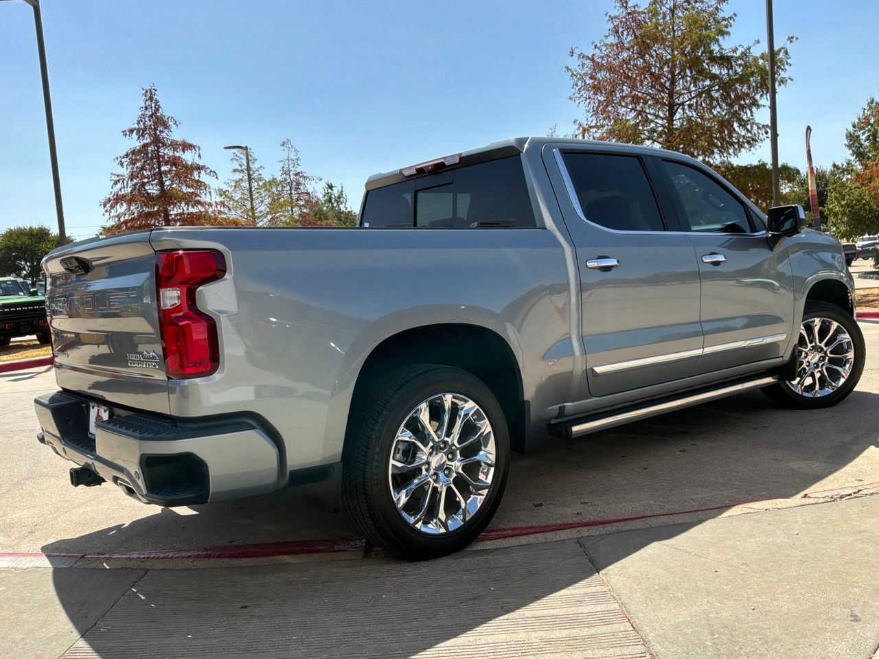 Used 2023 Chevrolet Silverado 1500 High Country AWD/4WD image 6
