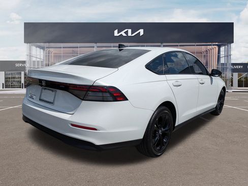 Used 2025 Honda Accord SE image 4