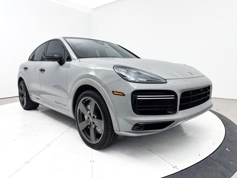Used 2022 Porsche Cayenne Turbo AWD/4WD image 16