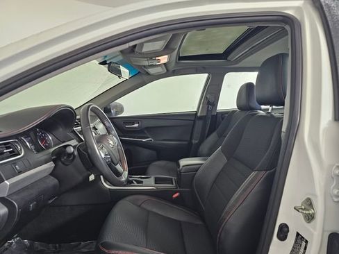 Used 2017 Toyota Camry SE image 24