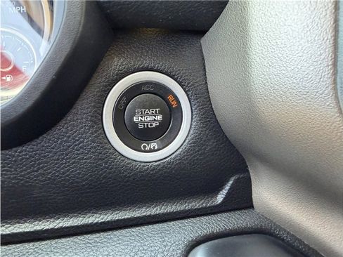 Used 2020 RAM 1500 Laramie RWD image 40