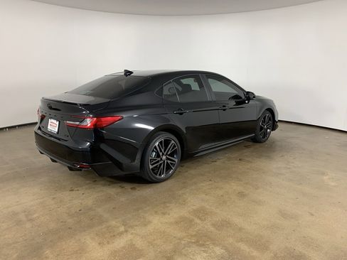 Used 2025 Toyota Camry XSE image 30