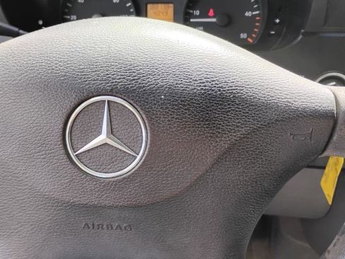 Used 2013 Mercedes-Benz Sprinter 2500 image 8