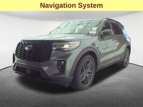 Used 2025 Ford Explorer ST-Line w/ Premium Package image 4