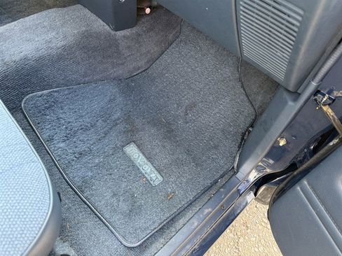 Used 1989 Toyota Pickup Deluxe image 11