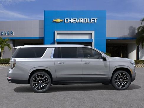 New 2026 Chevrolet Suburban High Country AWD/4WD image 6