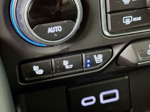 Used 2024 Chevrolet Tahoe Premier image 25