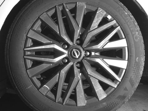 Used 2025 Nissan Altima 2.5 SV FWD image 17