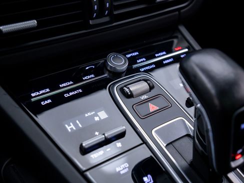 Used 2021 Porsche Cayenne GTS image 27