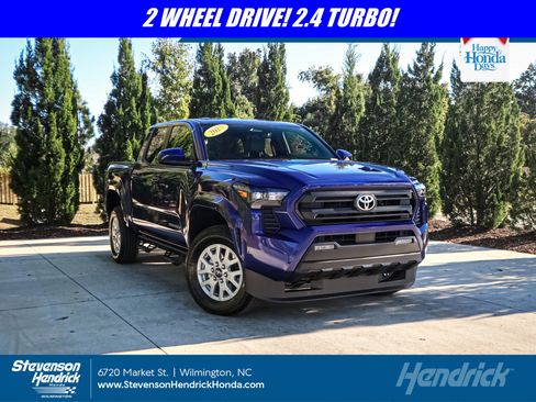 Used 2025 Toyota Tacoma SR5 image 1