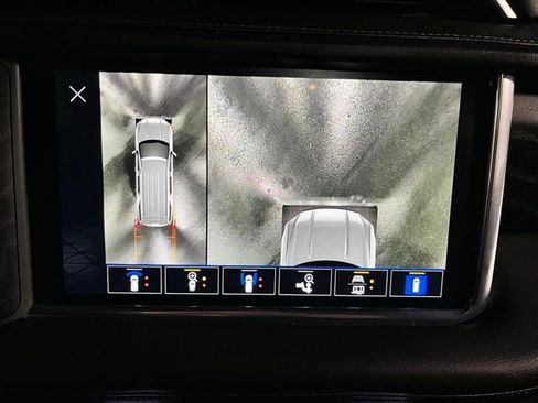 Used 2022 GMC Yukon Denali w/ Denali Premium Package image 47