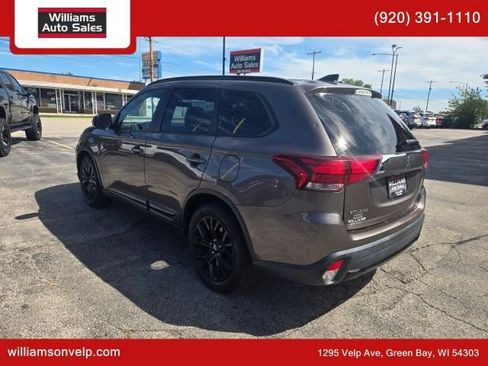 Used 2018 Mitsubishi Outlander LE AWD/4WD image 6