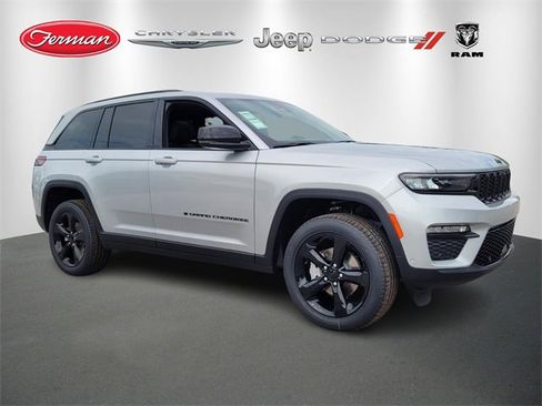 Used 2025 Jeep Grand Cherokee Limited w/ Luxury Tech Group II image 1