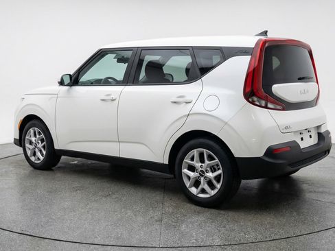Used 2025 Kia Soul LX w/ LX Technology Package image 6