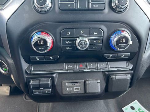 Used 2021 GMC Sierra 1500 SLT AWD/4WD image 17