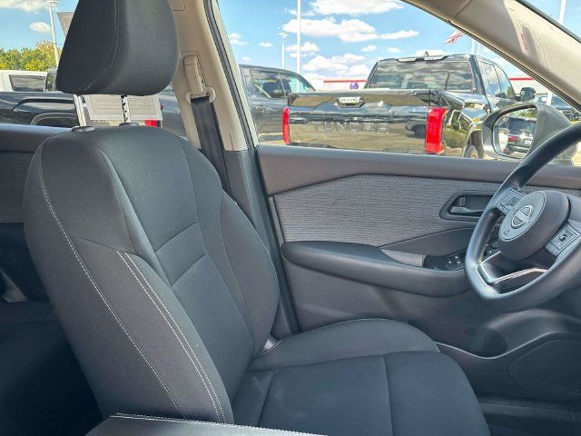 Used 2023 Nissan Rogue S AWD/4WD image 14