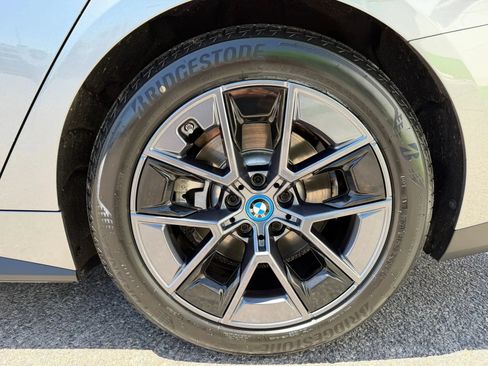 Used 2023 BMW i4 eDrive35 w/ Premium Package RWD image 9