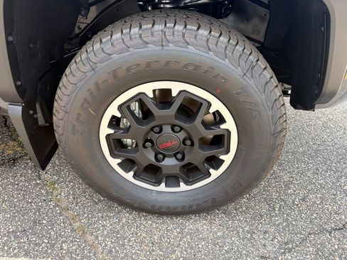 New 2026 Toyota Tacoma TRD Off-Road AWD/4WD image 32