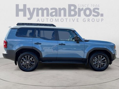 Used 2025 Toyota Land Cruiser image 2