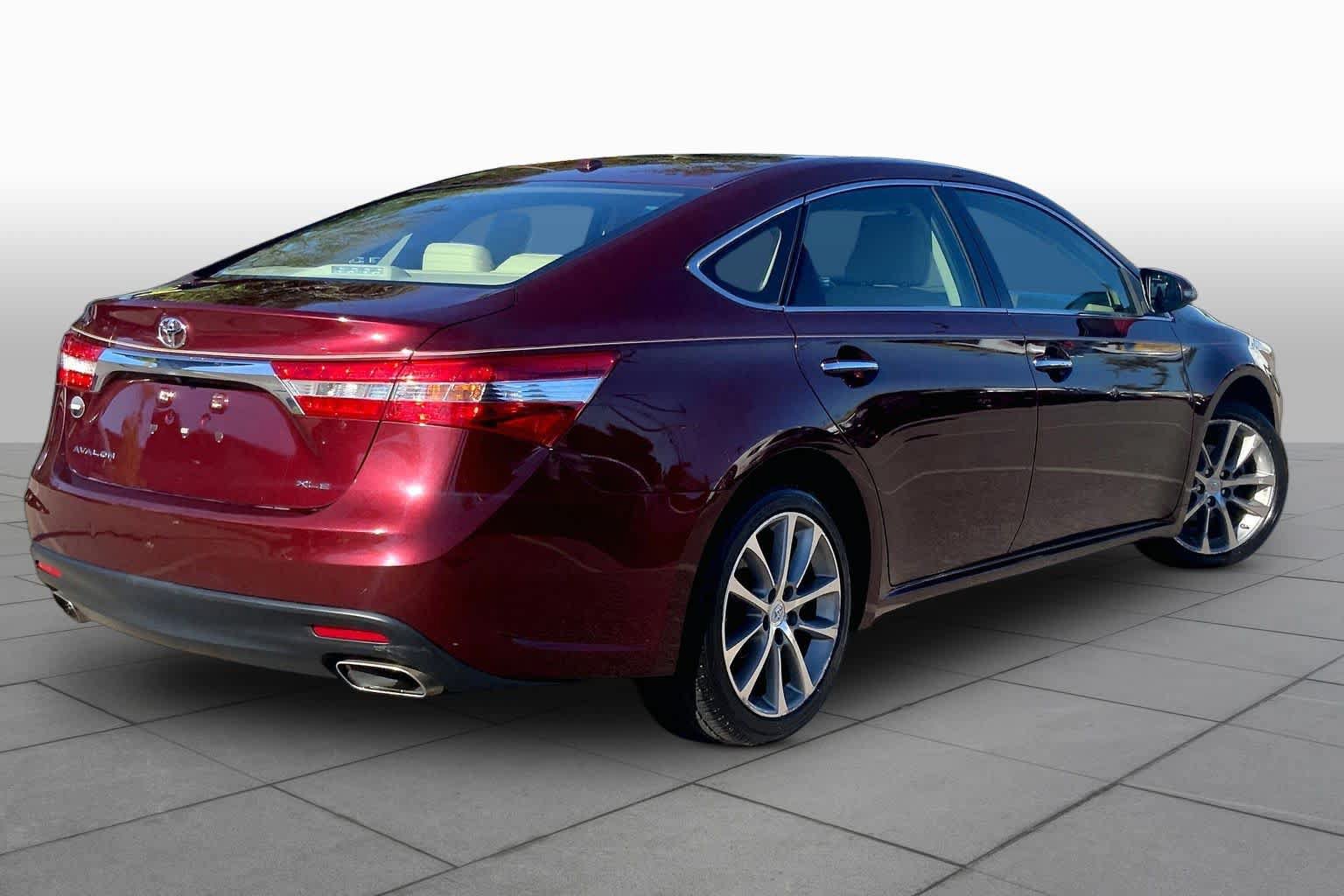 Used 2015 Toyota Avalon XLE Touring FWD image 24